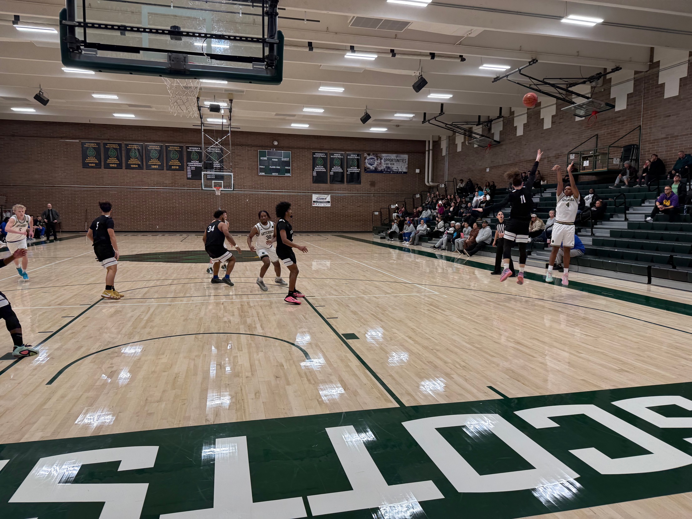 Late rally falls short for the Artichokes